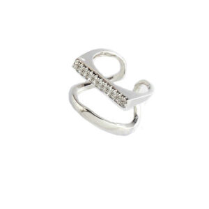 Anillo ajustable con diseño moderno y diamonice.