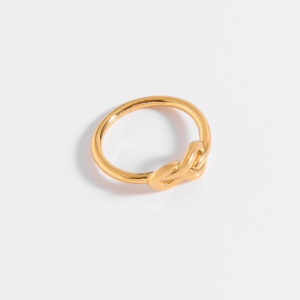 Anillo de diseño de nudo en baño de oro