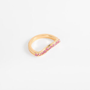 Anillo churumbela con baño de oro y piedras rosas