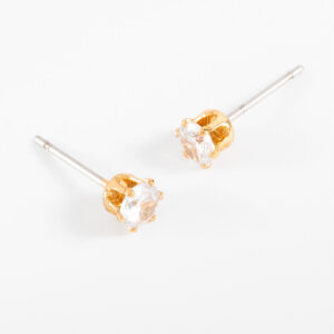 Aretes de poste con diamonice