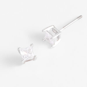 Aretes de poste con diamonice cuadrado