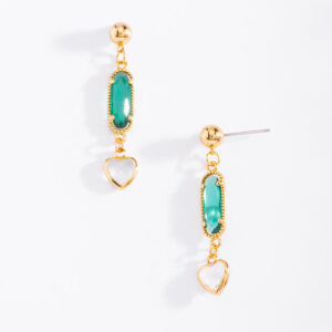 Aretes largos en oro con piedras esmeralda y cristal