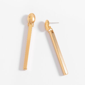 Aretes largos de barra con baño de oro