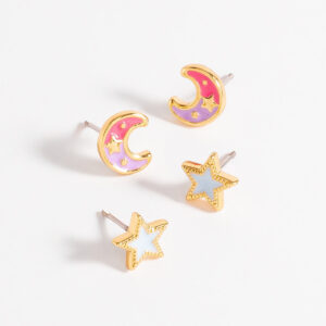 Aretes dúo de luna y estrella con baño de oro y esmalte multicolor para niña.