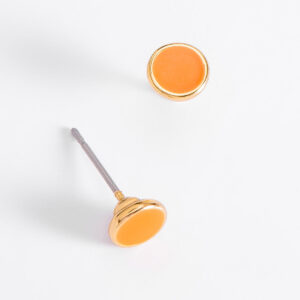 Aretes redondos en baño de oro con esmalte naranja