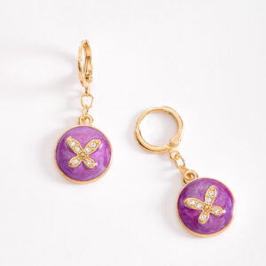 Aretes en baño de oro con diseño de mariposa