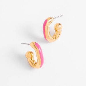 Aretes de poste con baño de oro y esmalte rosa