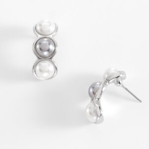 Aretes con perlas en baño de platino diseño elegante