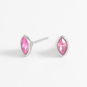 Aretes de poste con piedra rosa en forma de marquesa.