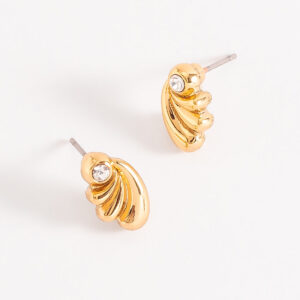 Aretes de poste con diseño de concha y cristal