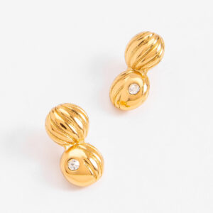 Aretes de poste con diseño acanalado y cristal incrustado