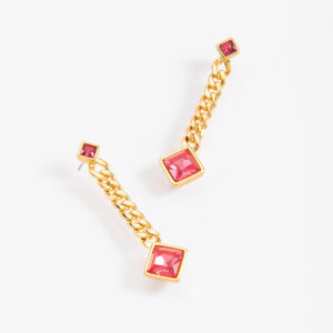 Aretes largos de cadena con baño de oro y gemas rosas
