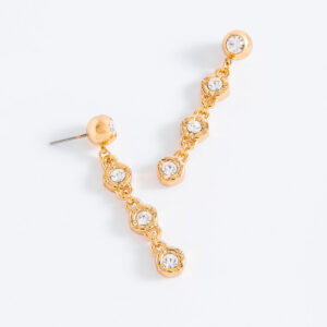 Aretes colgantes con cristales y baño de oro.