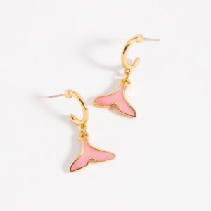 Aretes medianos de poste con cola de sirena esmaltada.