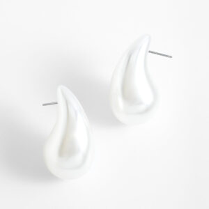 Aretes de poste con diseño de lágrima perlada