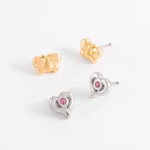 Aretes en baño de oro y rodio diseño mariposa y corazón