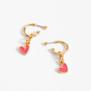 Aretes largos con dijes de corazón esmaltados