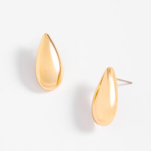 Aretes de poste medianos con forma de gota y baño de oro.