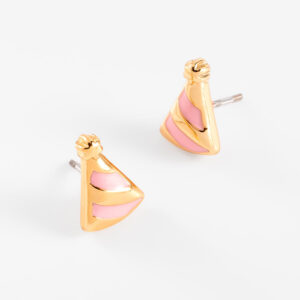 Aretes de poste con esmalte rosa y baño de oro para niña