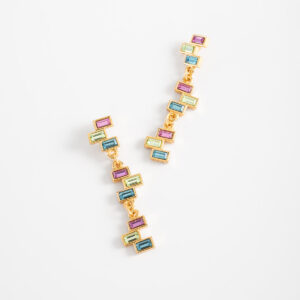 Aretes largos multicolor con baño de oro