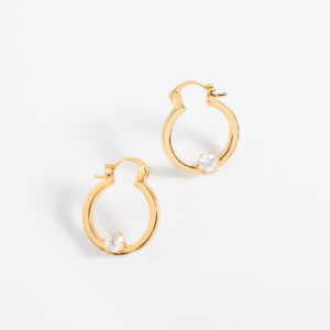 Aretes arracada huggie con diamonice para mujer