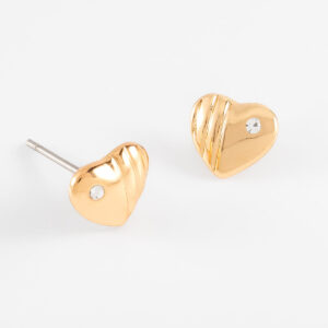 Aretes de corazón con baño de oro para niña