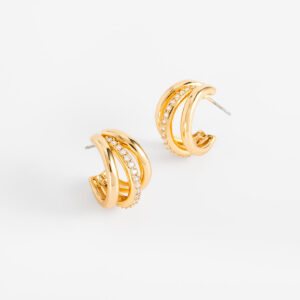 Aretes arracada/huggie con diamonice y baño de oro