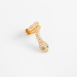 Aretes ear cuff de serpiente con diamonice y esmeraldas.