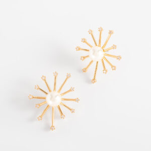 Aretes de poste con perla y diamonice