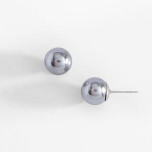 Aretes botón de perla gris