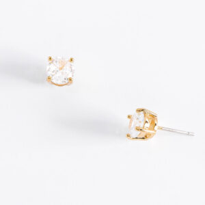 Aretes de poste con diamonice y baño de oro.