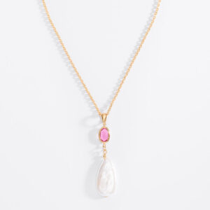 Collar con dije en baño de oro con piedra rosa y crema