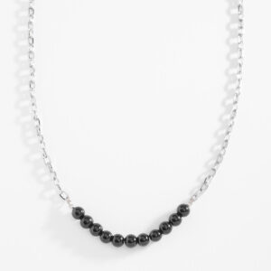Collar en baño de platino 60 cm cuentas negras elegante