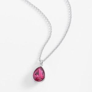 Collar con dije de gota en platino con piedra roja