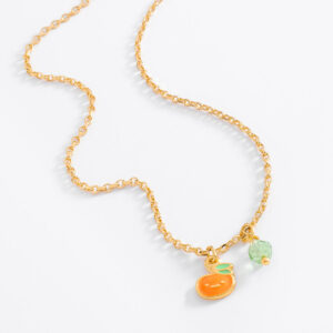 Collar baño oro con dijes divertidos de naranja