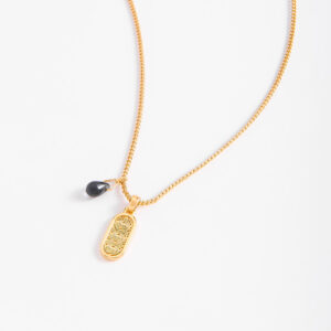 Collar para hombre con dije rectangular y piedra