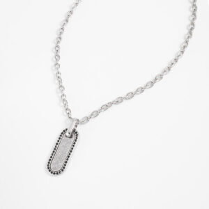 Cadena con dije rectangular y baño de platino