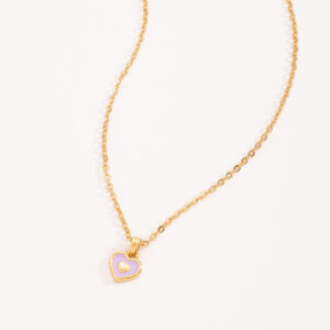 Collar con dije de corazón esmaltado