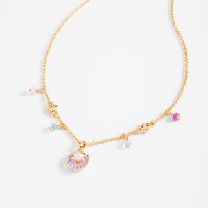 Collar con dije de concha, perla y esmalte multicolor