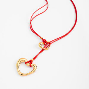 Collar largo con dijes de corazón