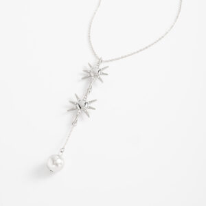 Collar con dijes de estrella y cristales