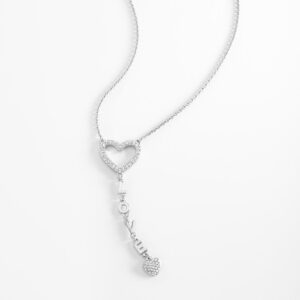 Collar con dije corazón love en platino y cristal